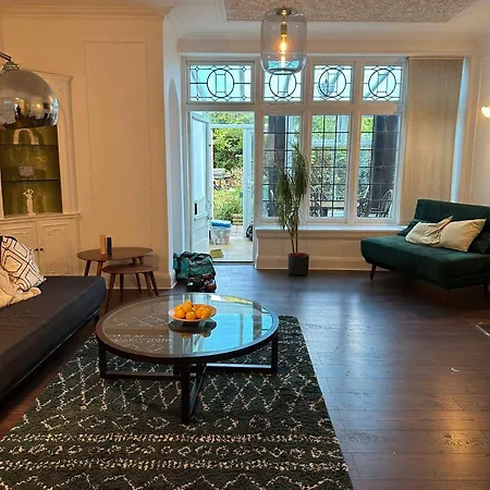 Golders Green Apartment